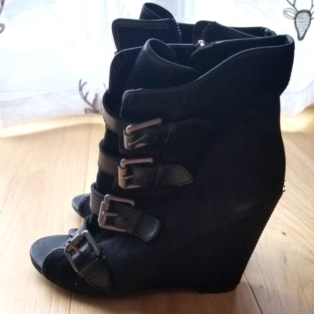 Ash wedges